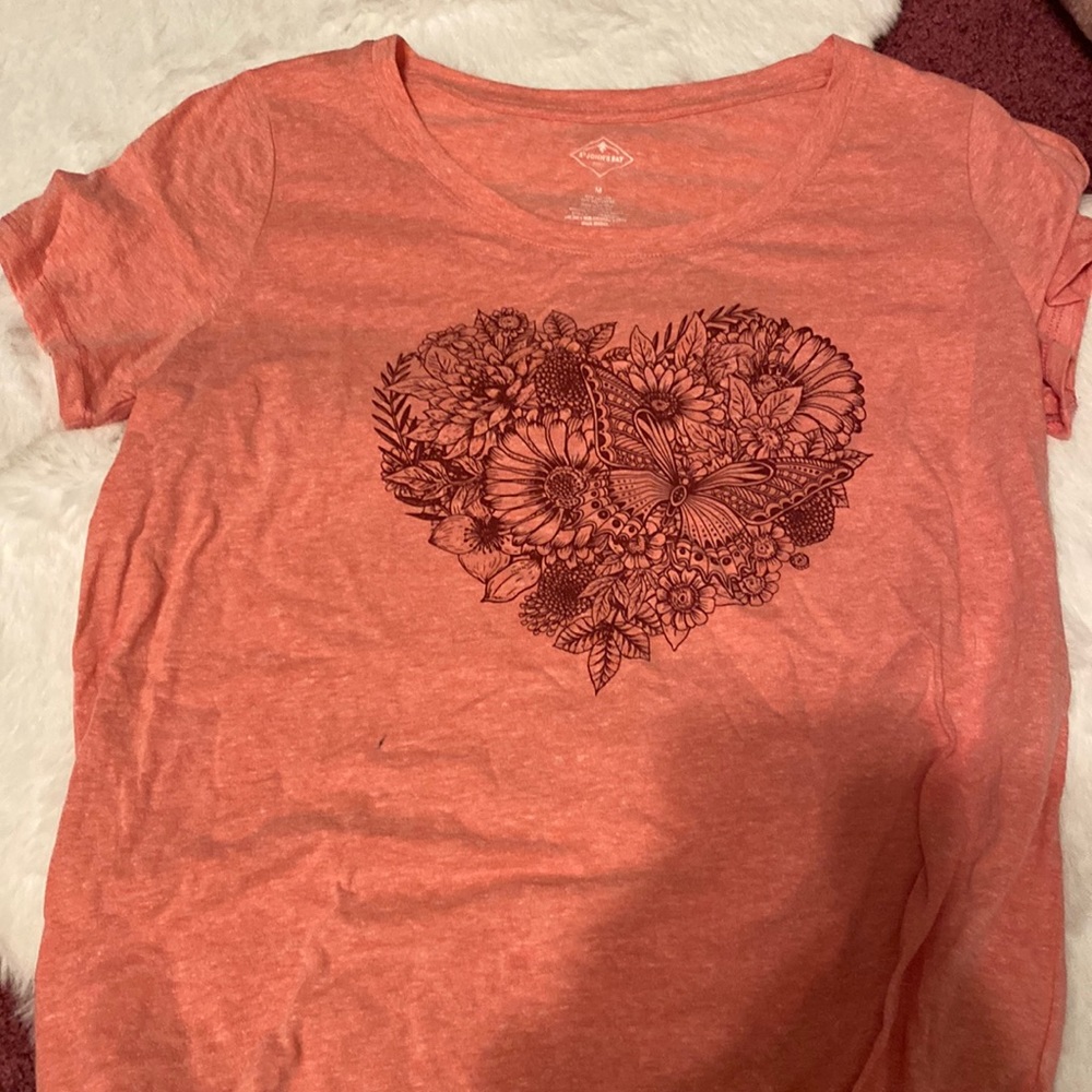 women’s heart tee